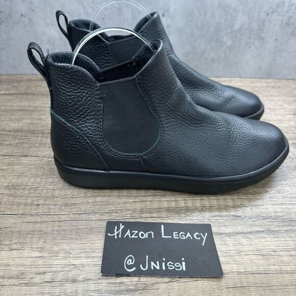 Ecco~Women’s~Black Pebbled Leather Pull On Chelsea Style Bootie~Size 37/6-6.5 - Picture 2 of 9
